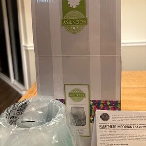 Scentsy Along the Sea Floot warmer